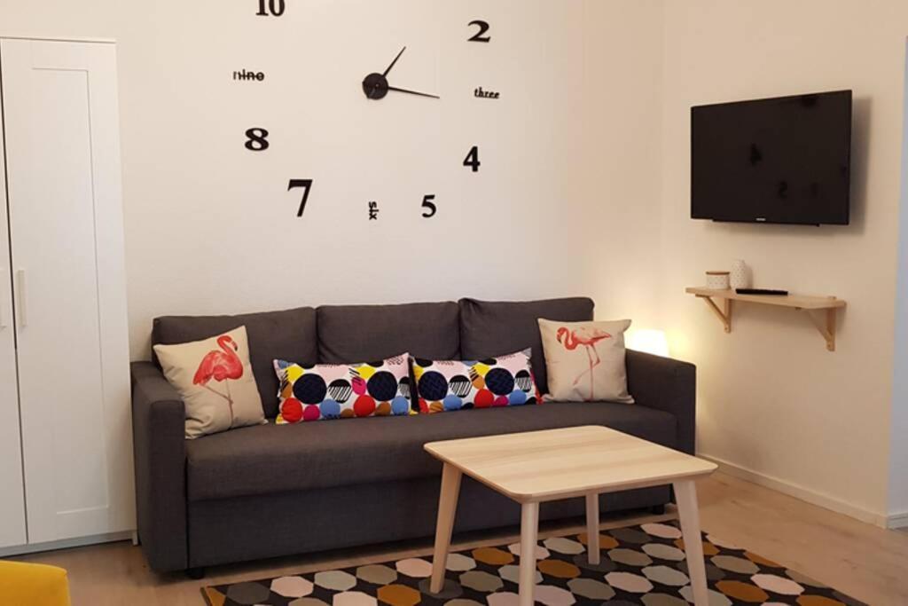 City Apartment Near Shooping Center, 6 Guests Berlin Bagian luar foto