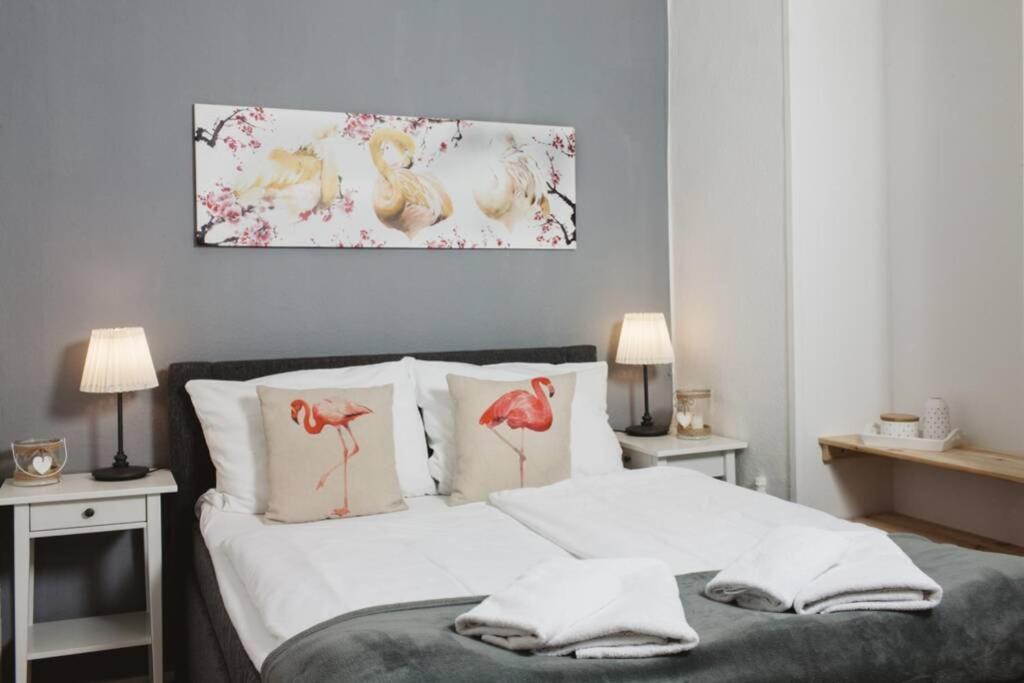 City Apartment Near Shooping Center, 6 Guests Berlin Bagian luar foto