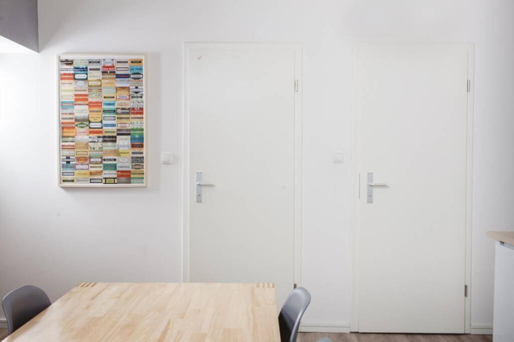 City Apartment Near Shooping Center, 6 Guests Berlin Bagian luar foto