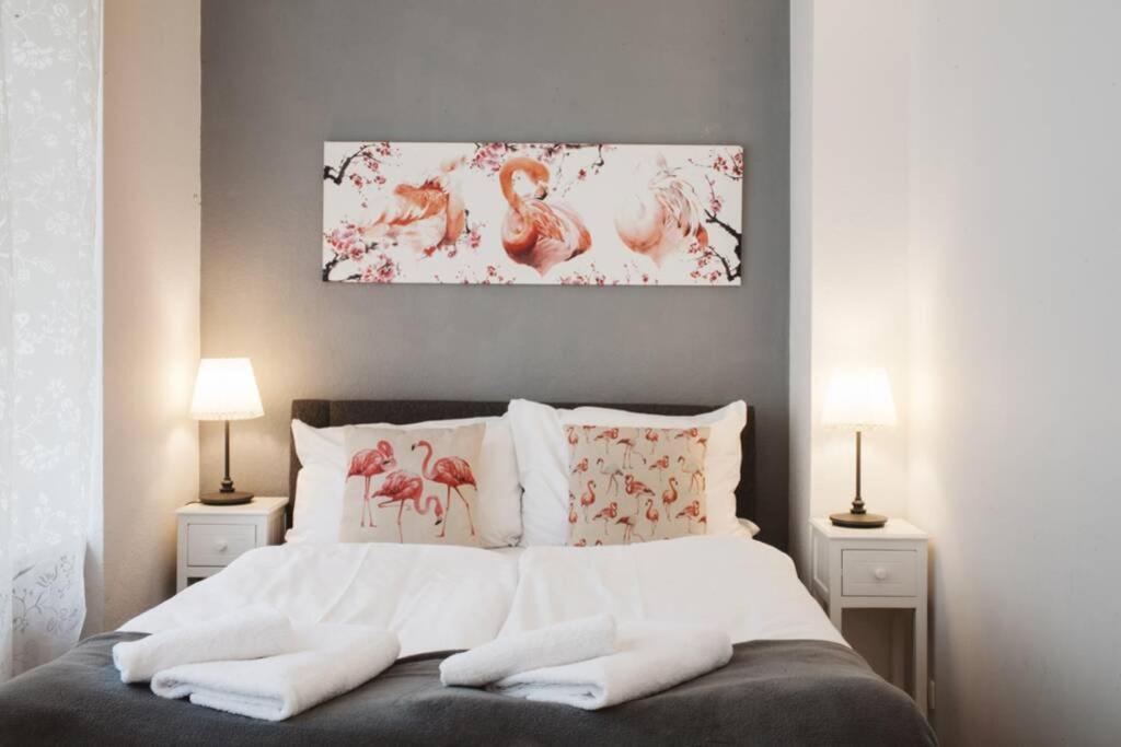 City Apartment Near Shooping Center, 6 Guests Berlin Bagian luar foto